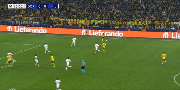 RausspielenSeite-BVB(4-2)BallAufAdeyemiZuSpätUndUngenau